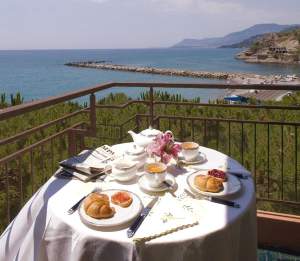 Ski Lodges, Mountain Refuges, Characteristic B&Bs and simply nice places to stay in Italy and the Italian Alps.